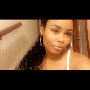 Meet your Posher, Tiara